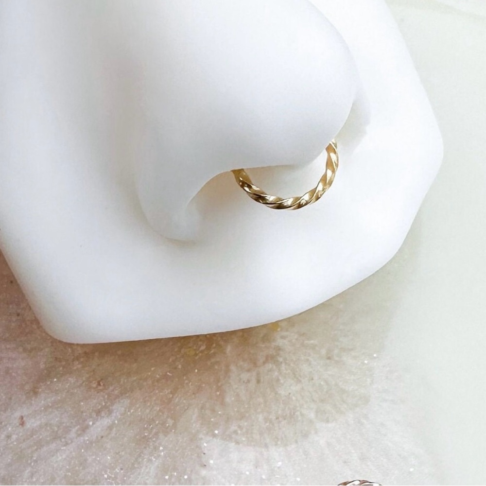 Titanium Braided Gold Septum Clicker for Septum, Daith, & Cartilage. 16G. 8mm.